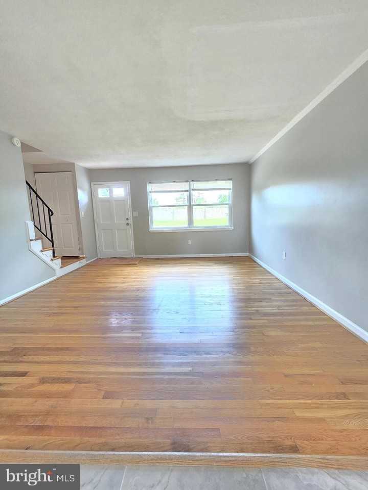 712 Mansfield Rd - Photo 4 of 21