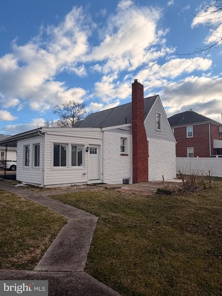 8323 Bear Creek Dr - Photo 3 of 18