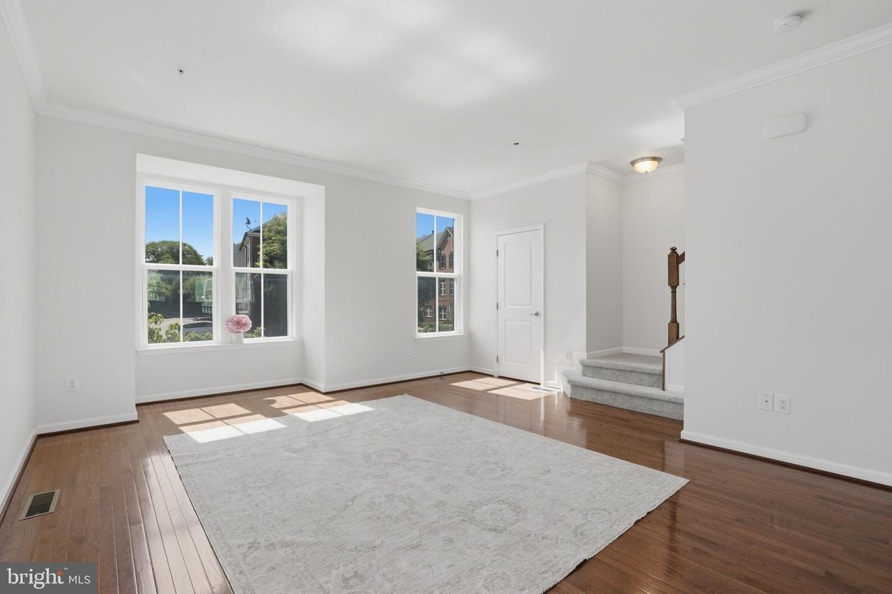 3550 Sprigg St S - Photo 3 of 48