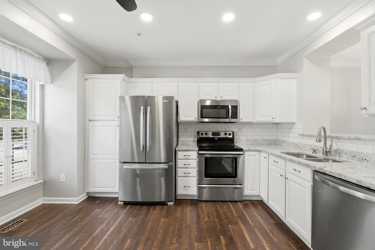 2169 Sewanee Dr - Photo 3 of 26
