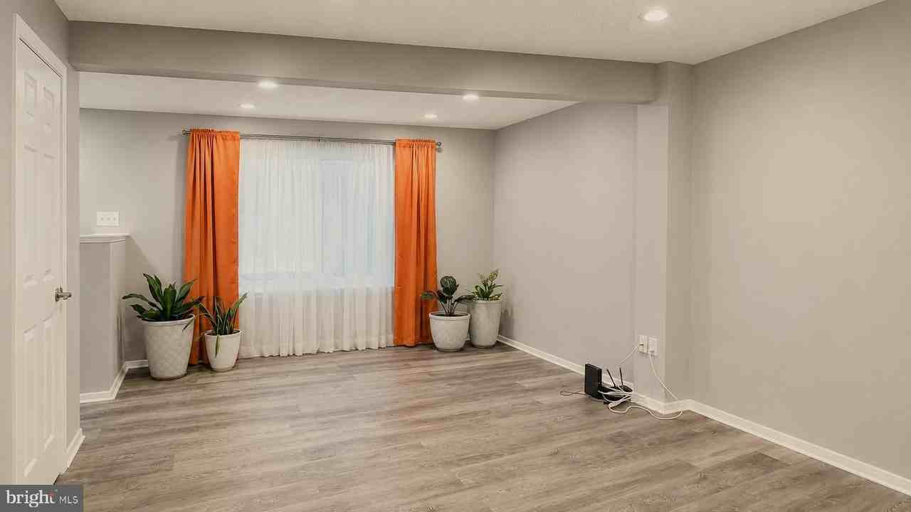 19105 Willow Spring Dr - Photo 5 of 23