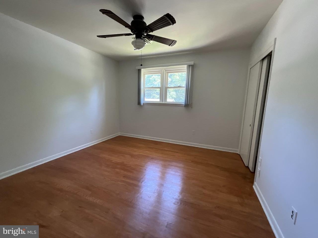 10708 Meadowhill Rd - Photo 4 of 13