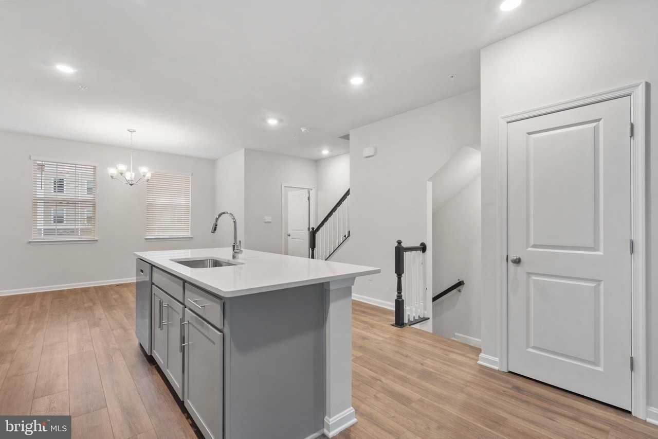 8709 Cherrybark Rd - Photo 4 of 35