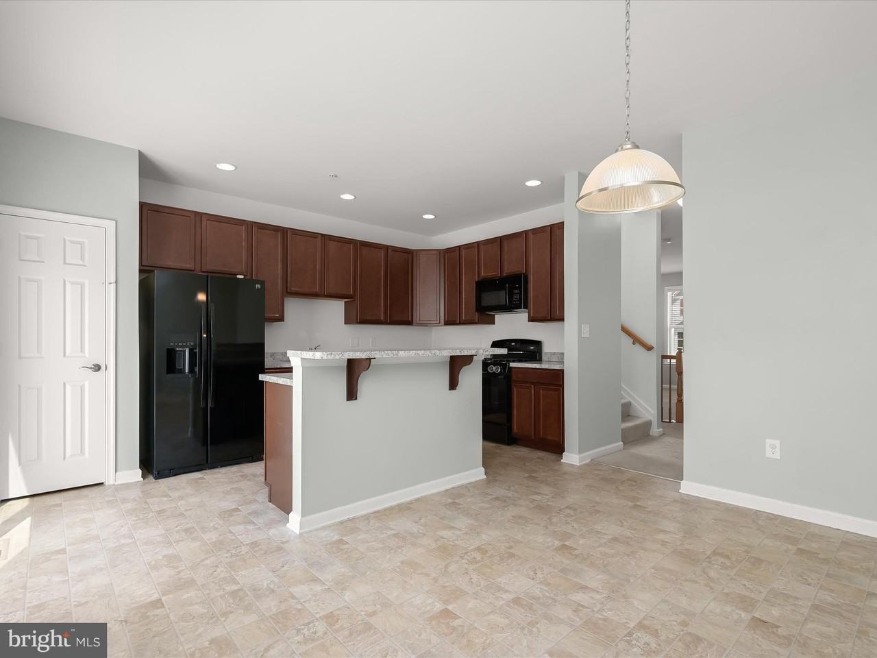 415 Bodkin St - Photo 7 of 34