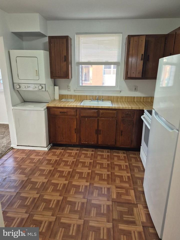 34--8 FLORENCE TOLLGATE Place - Photo 3 of 6