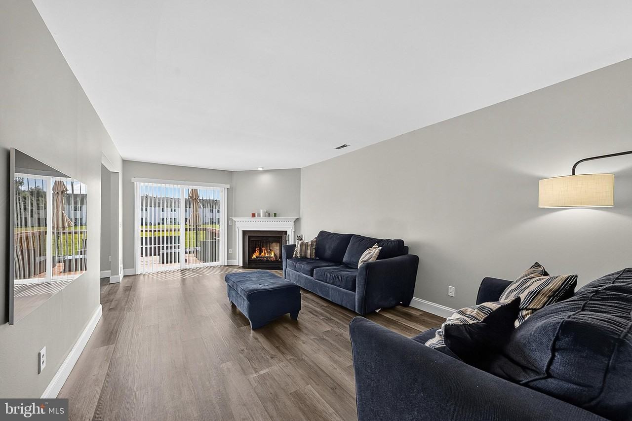 11 Caraway Ct - Photo 3 of 30