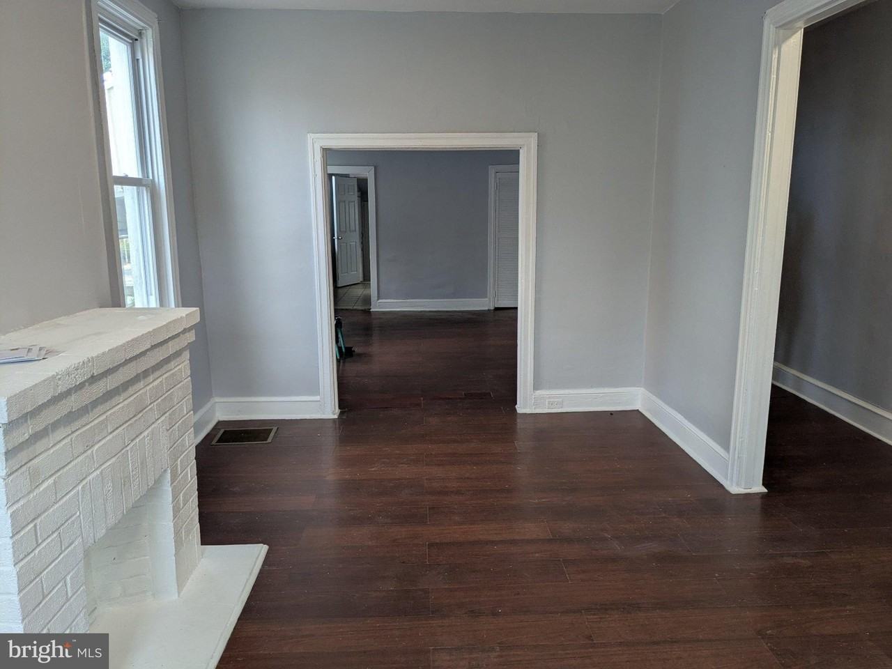 1176 Mechanic St - Photo 2 of 21
