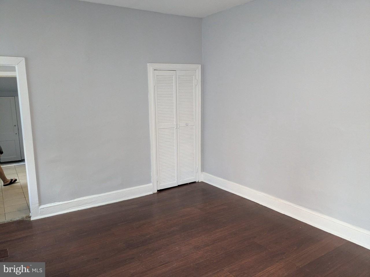1176 Mechanic St - Photo 4 of 21