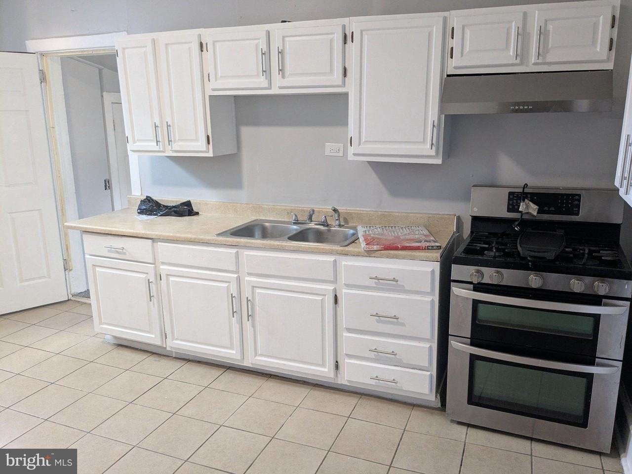 1176 Mechanic St - Photo 6 of 21