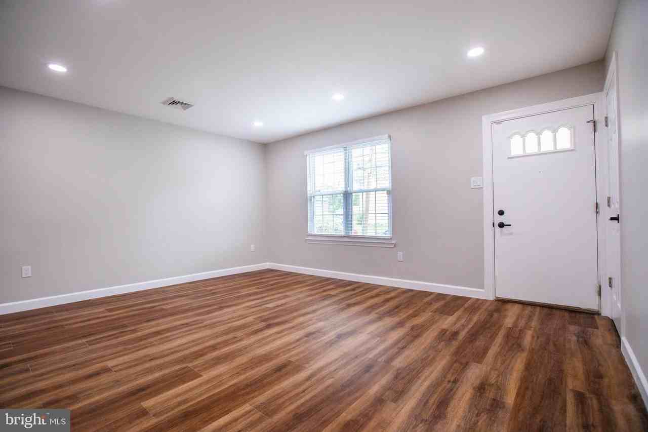 6233 Magnolia Ave - Photo 6 of 42