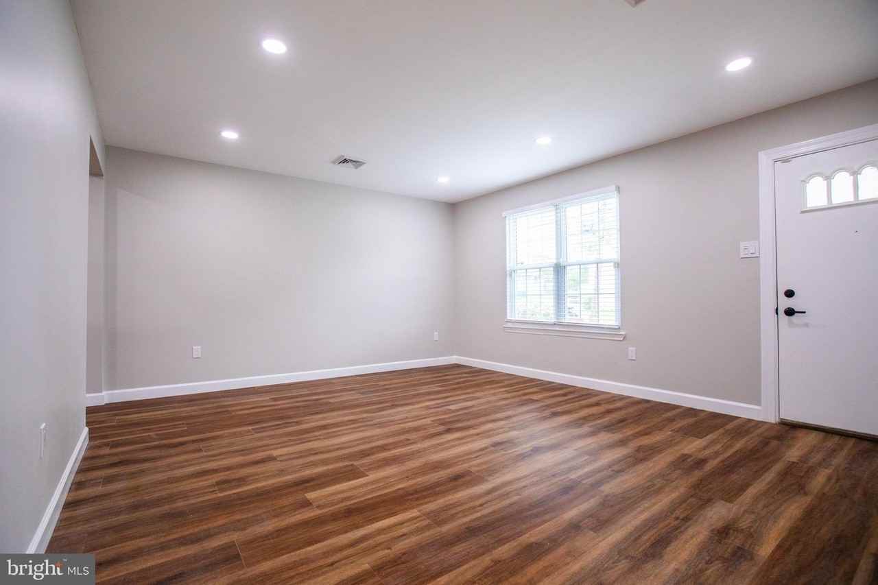 6233 Magnolia Ave - Photo 7 of 42