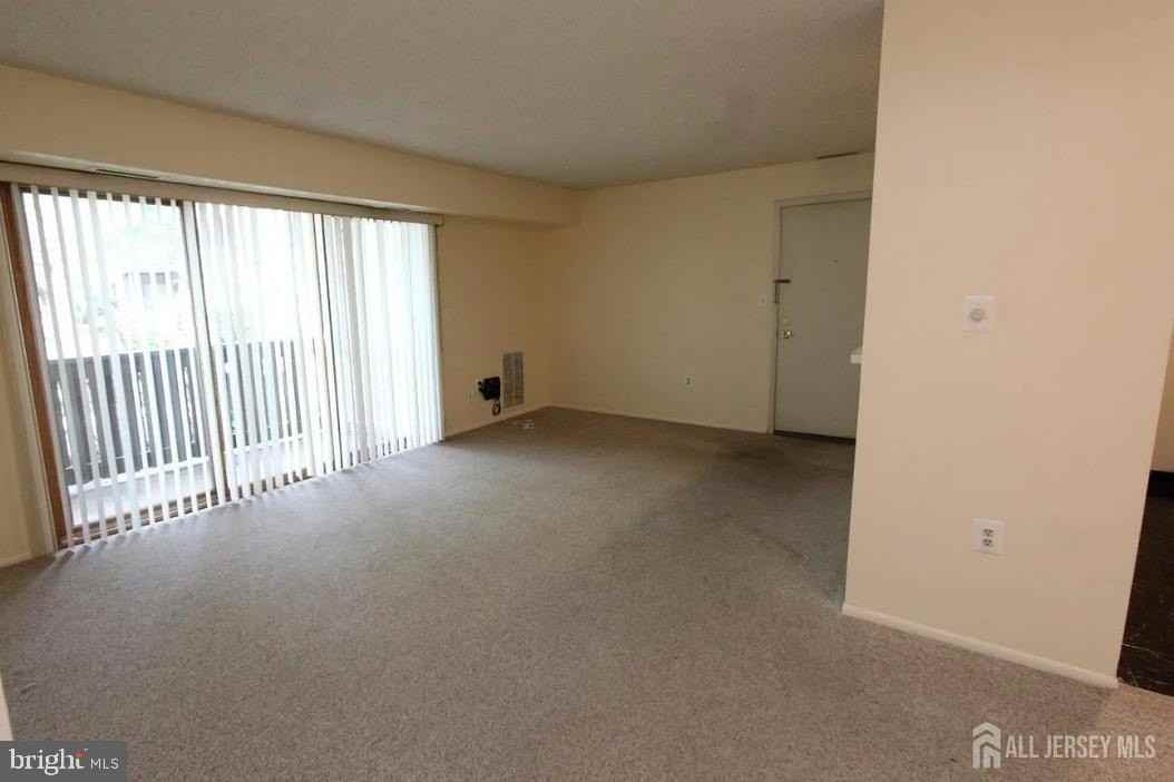 1105 Aspen Dr - Photo 3 of 16