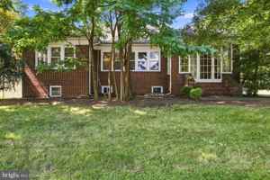 featured image of 133 Warrenville Rd
