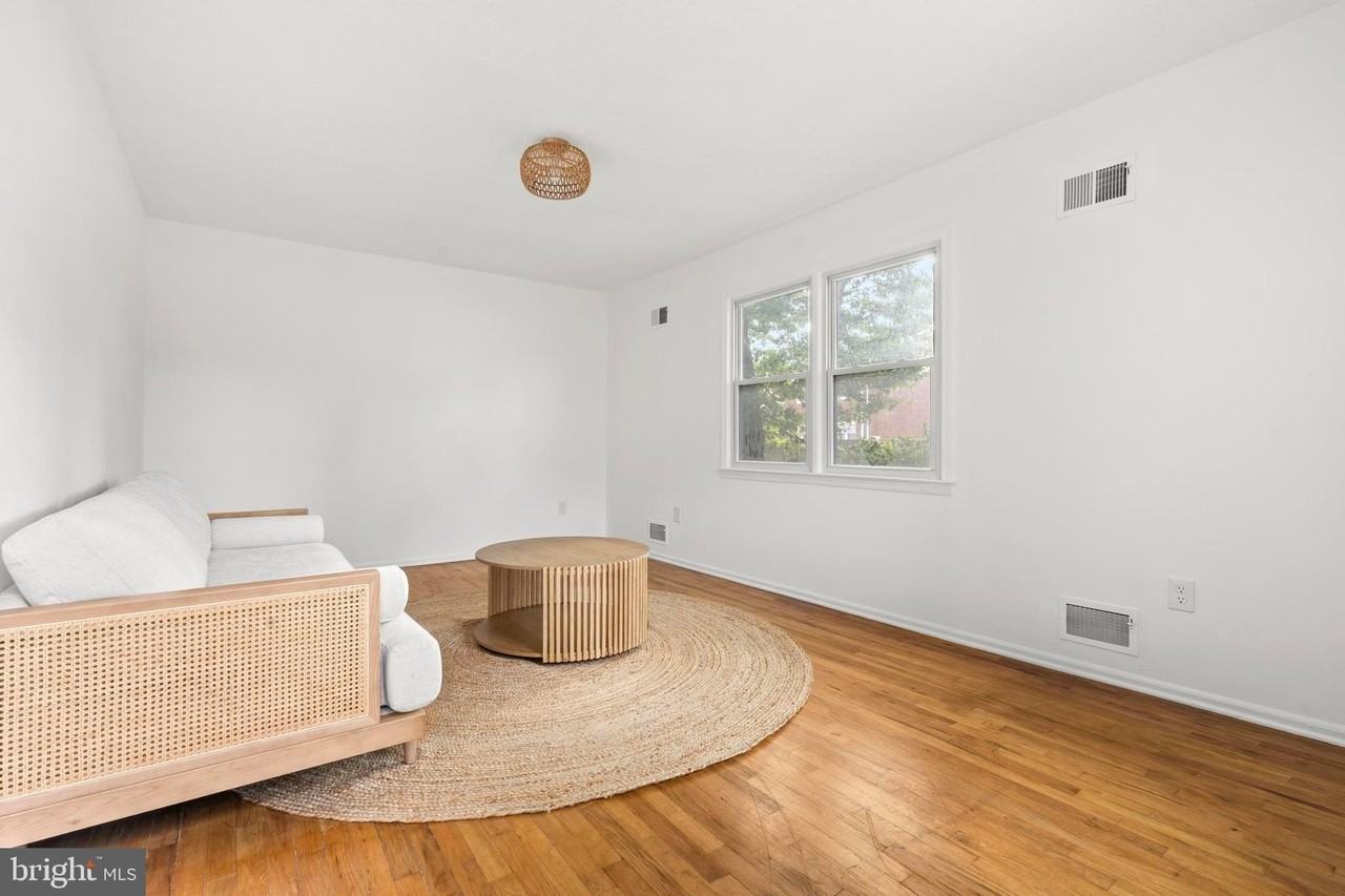 282 Clermont Ter - Photo 6 of 21