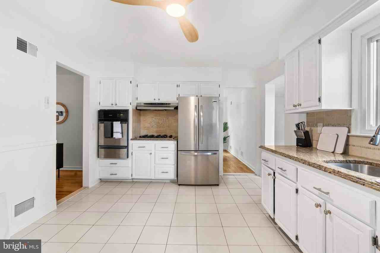 282 Clermont Ter - Photo 7 of 21
