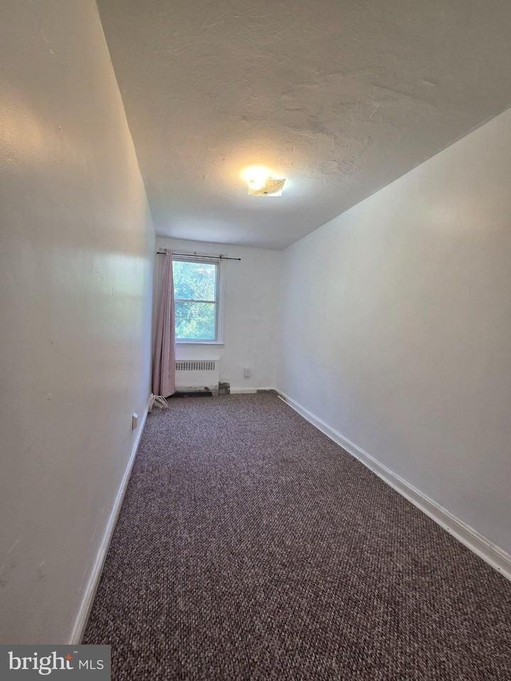 881 Windermere Ave - Photo 7 of 14