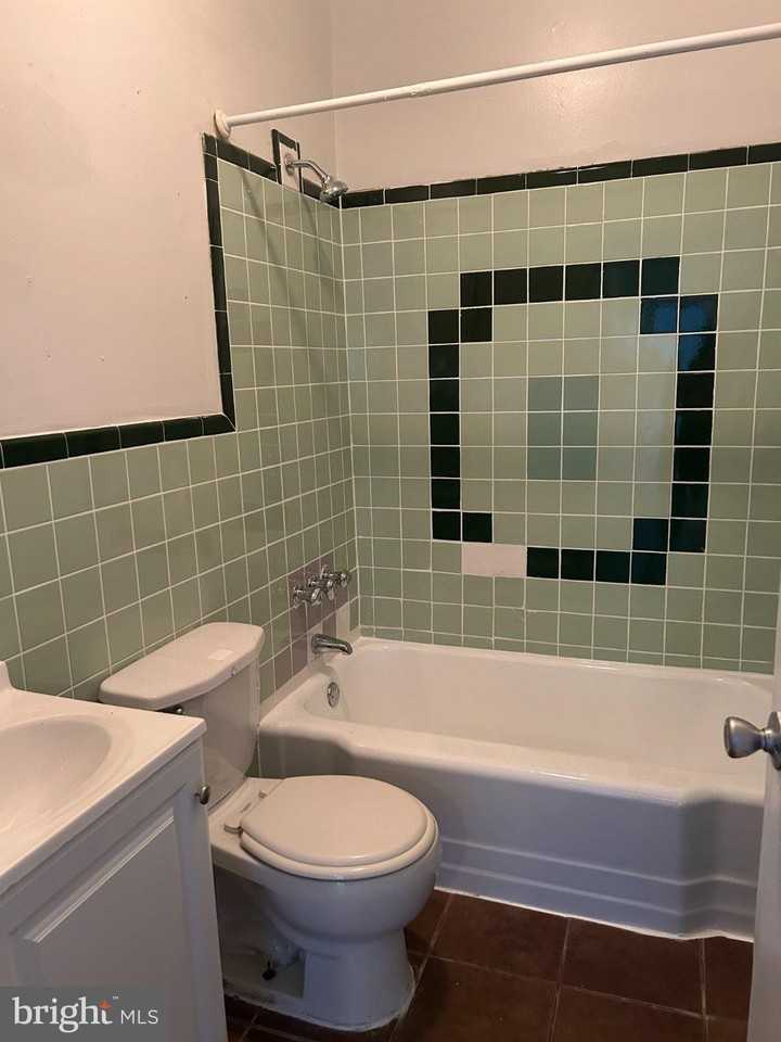 1515 Dickinson St #1 - Photo 4 of 9