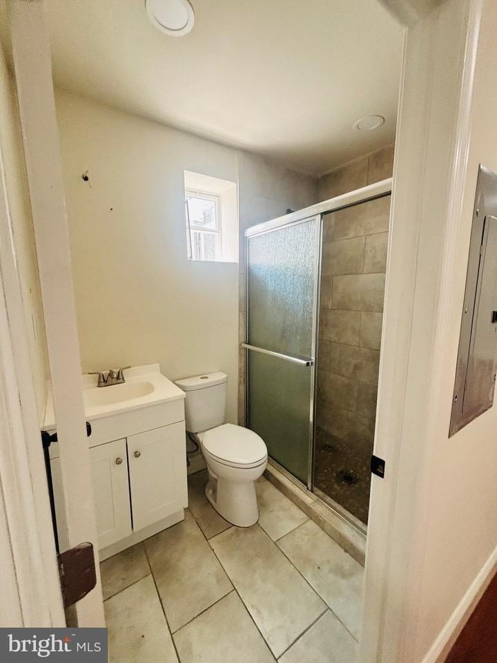 2841 N 5th St #2ndFL - Photo 5 of 9