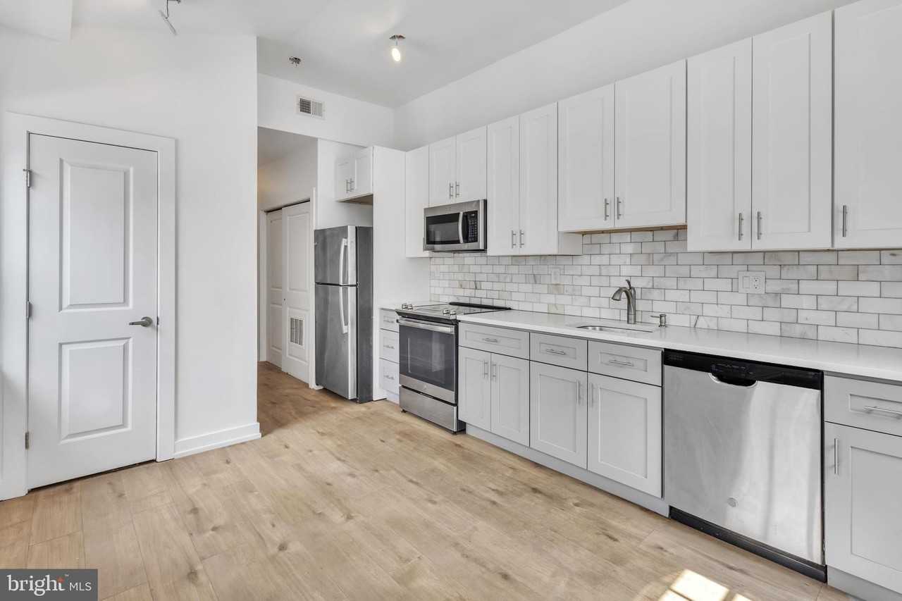 2313 Frankford Ave #B - Photo 2 of 18