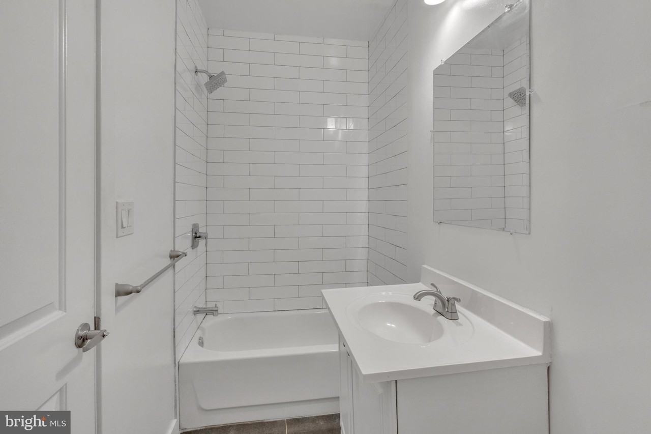 2313 Frankford Ave #B - Photo 5 of 18