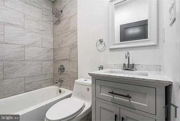 104 W Ontario St #1 - Photo 4 of 8