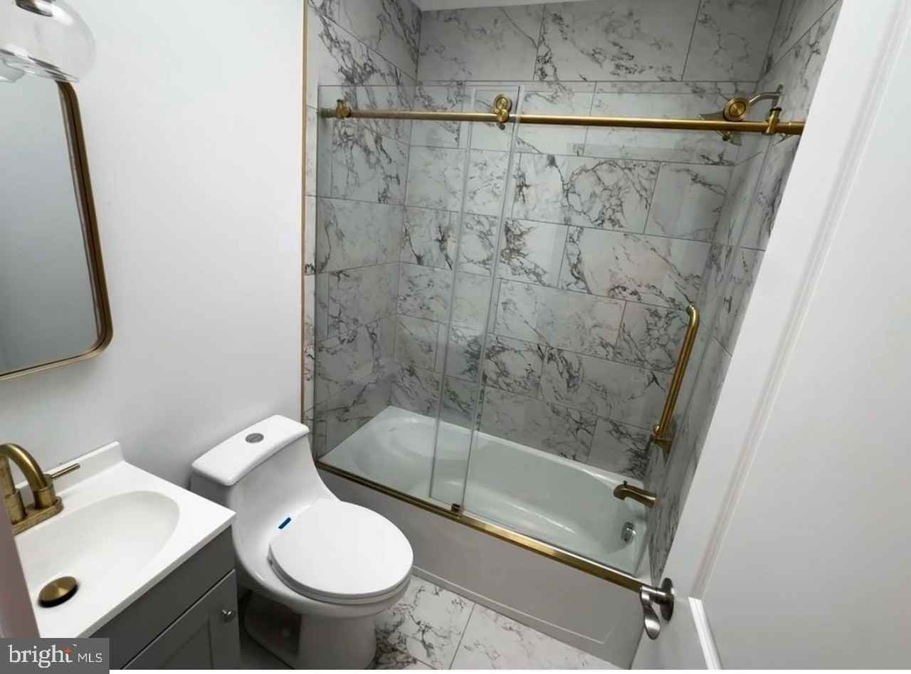 625 E Thayer St - Photo 5 of 9