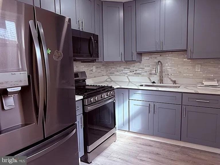 460 Parlin St - Photo 2 of 12