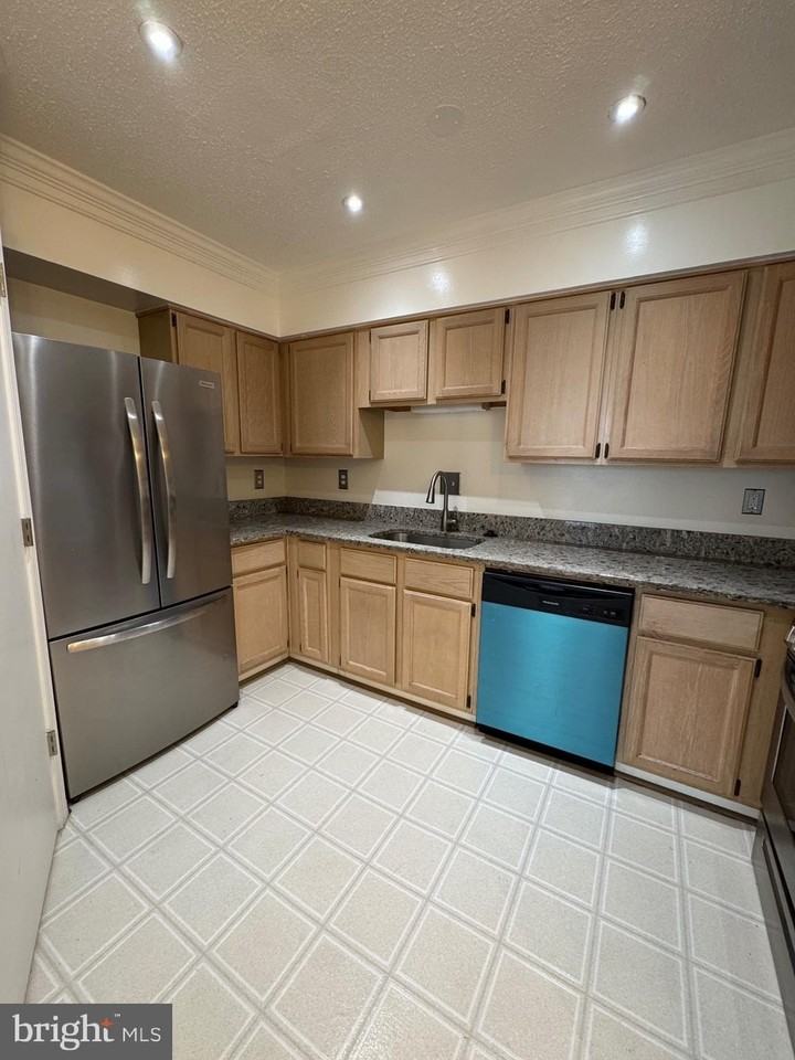 3115 Patrick Henry Dr #531 - Photo 4 of 18