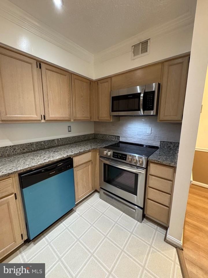 3115 Patrick Henry Dr #531 - Photo 5 of 18