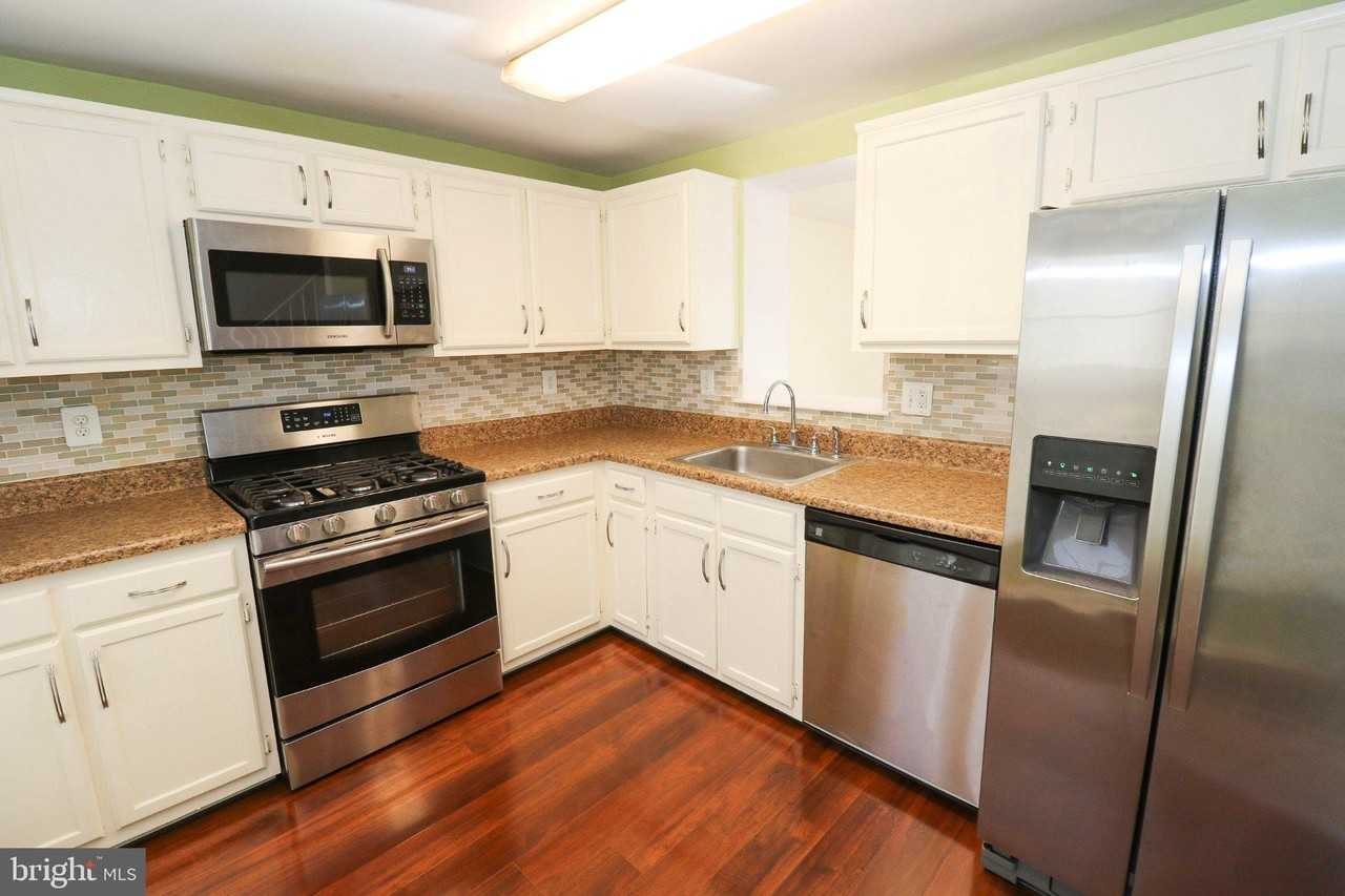 5933 Grisby House Ct - Photo 3 of 23