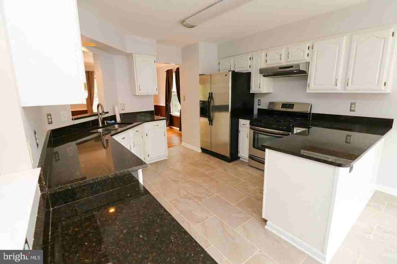 7435 Digby Grn - Photo 4 of 24