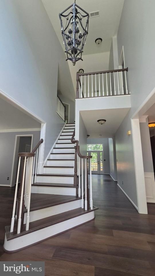 7659 Shuttington Dr - Photo 2 of 43