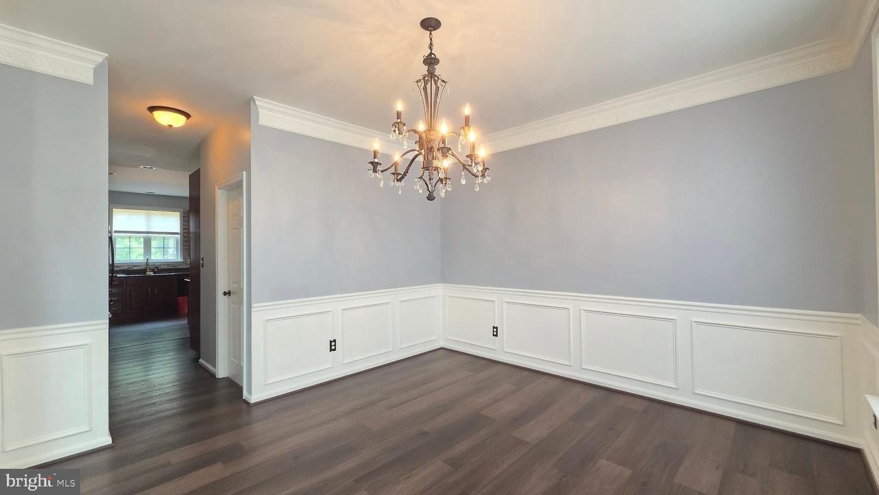 7659 Shuttington Dr - Photo 4 of 43