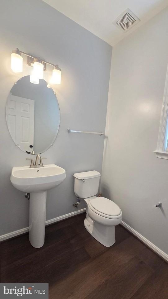 7659 Shuttington Dr - Photo 7 of 43