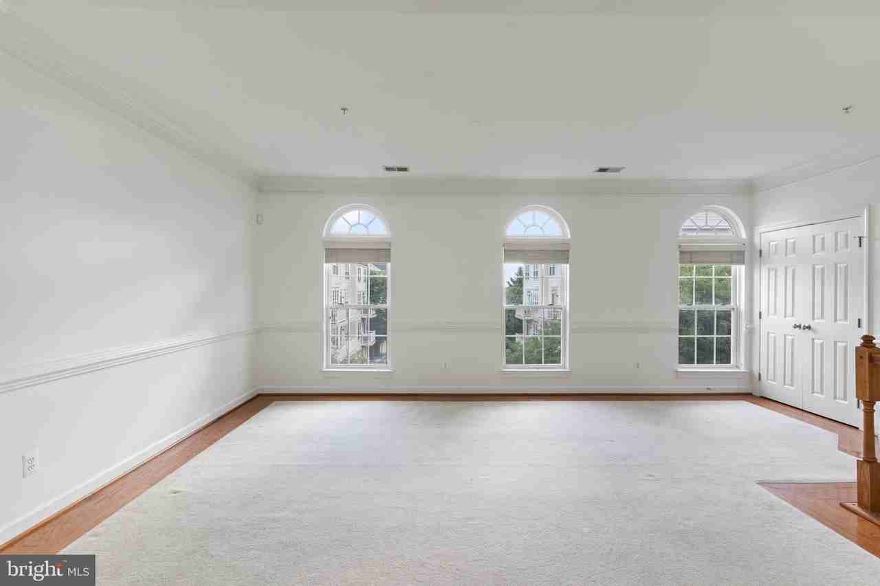5675 Harrington Falls Ln #T - Photo 5 of 47