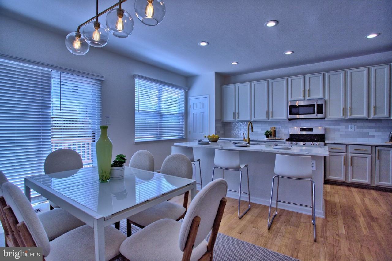 14679 Seasons Dr - Photo 2 of 37