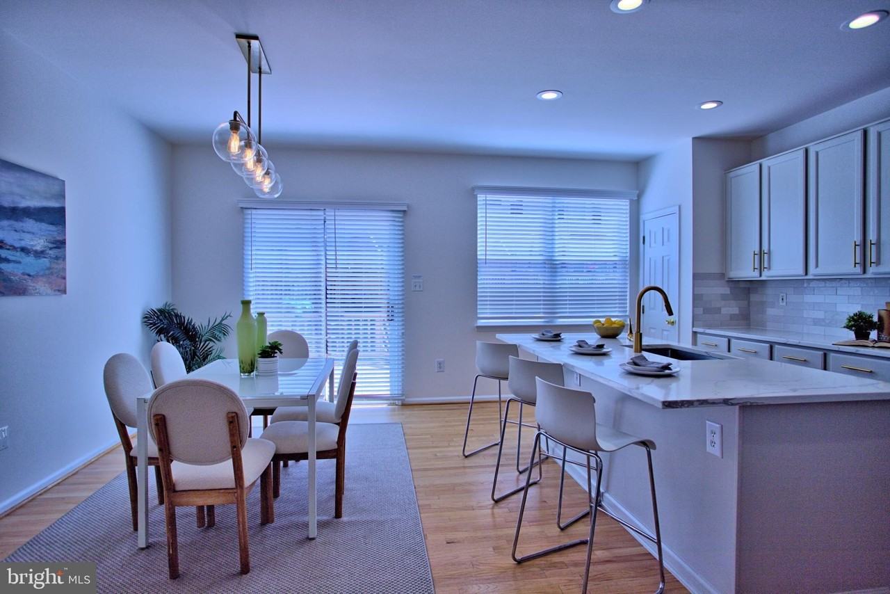 14679 Seasons Dr - Photo 4 of 37