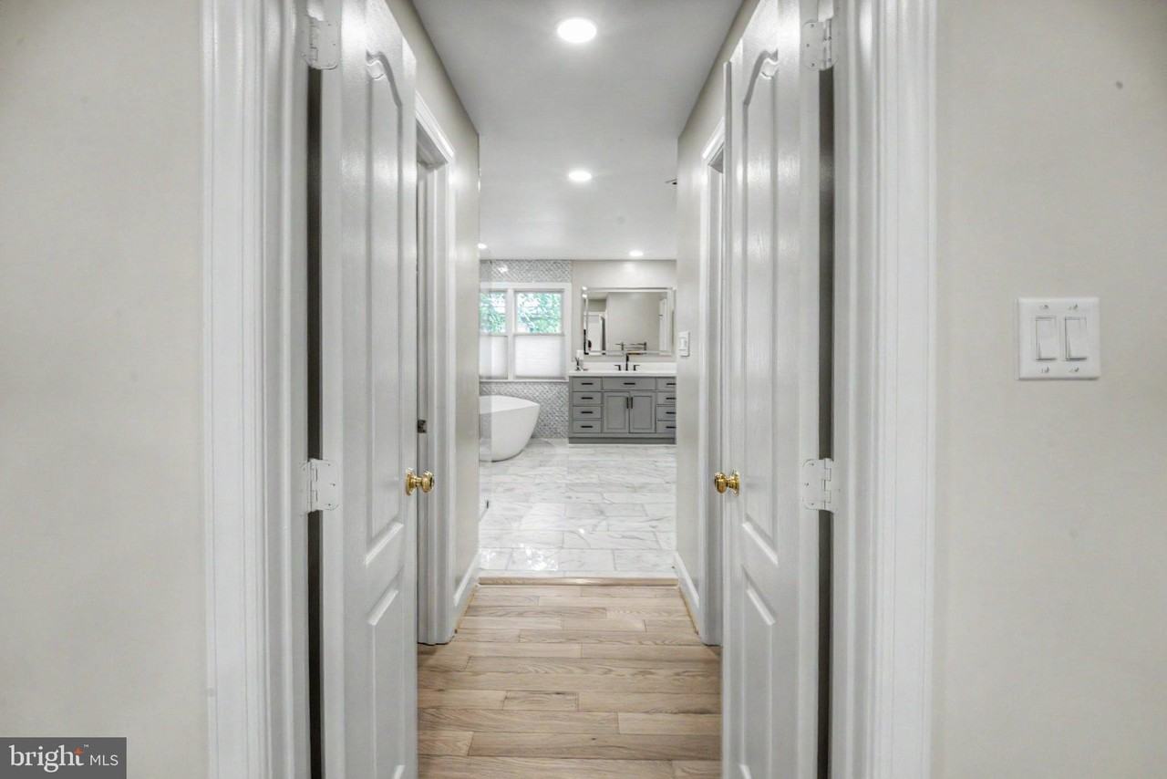 1492 Broadstone Pl - Photo 7 of 39