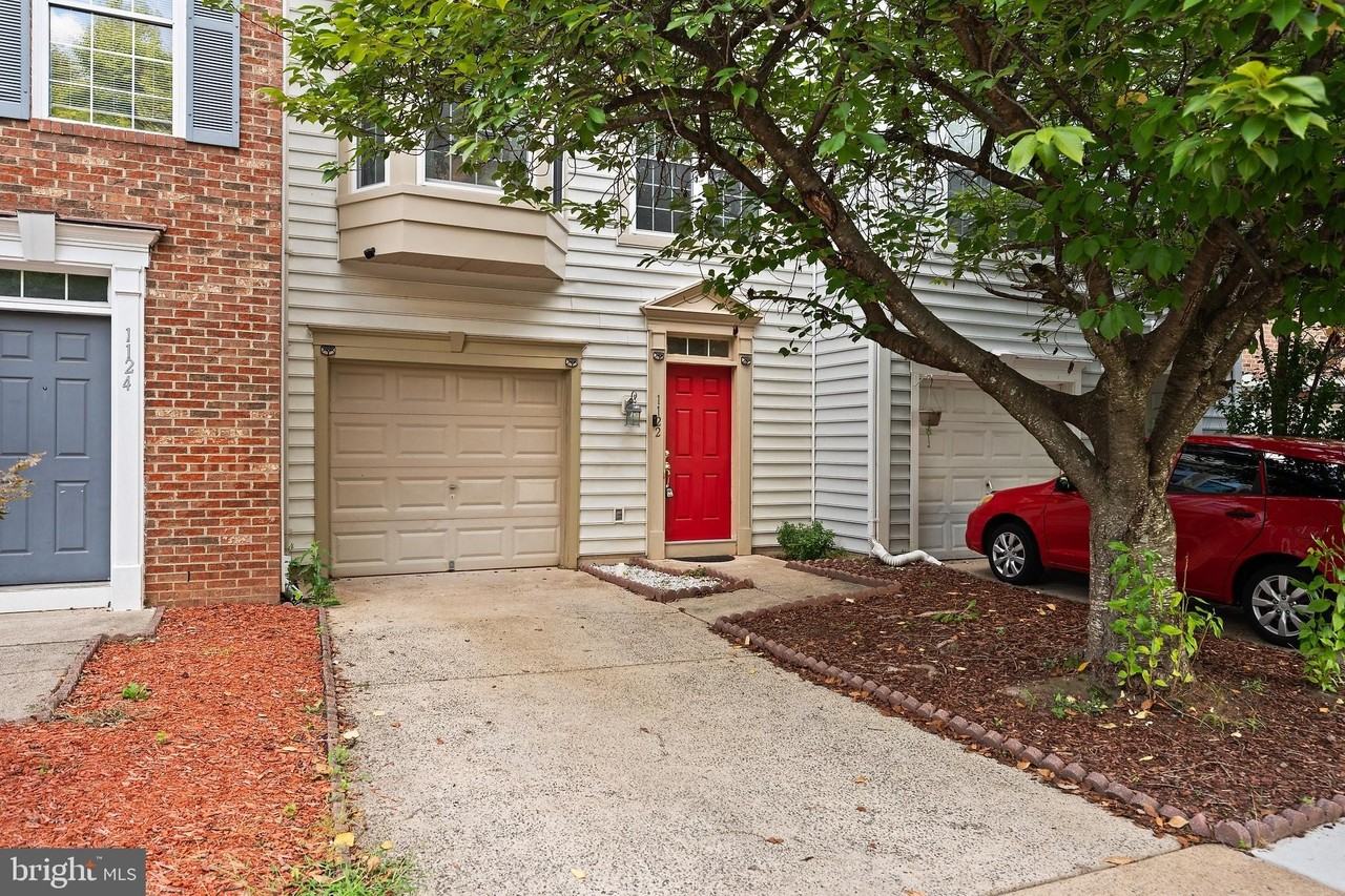 1122 Cypress Tree Pl - Photo 3 of 27
