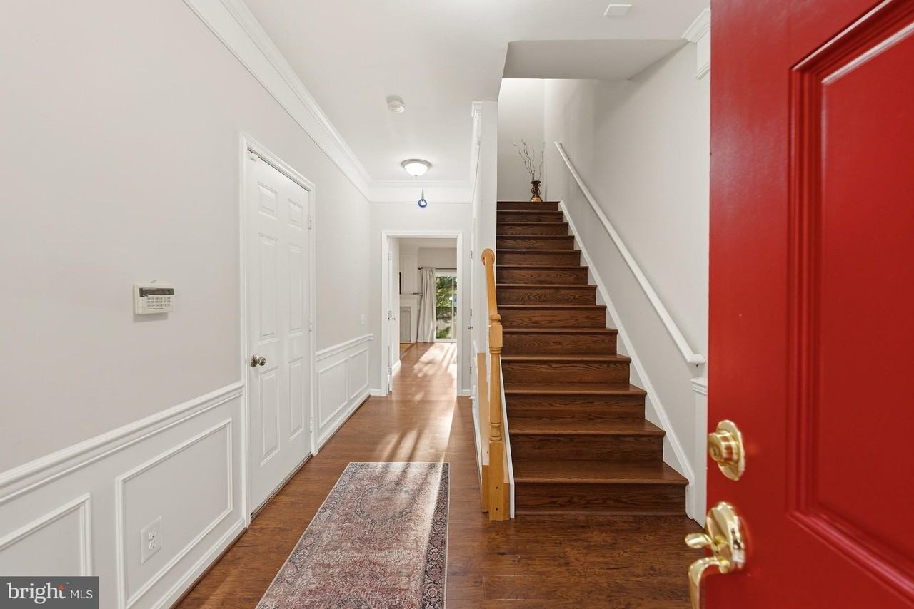 1122 Cypress Tree Pl - Photo 4 of 27