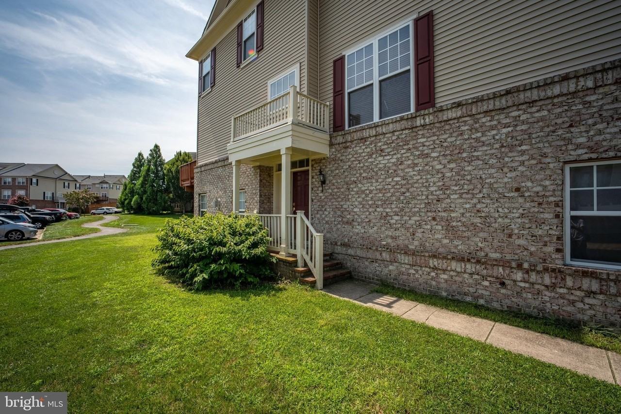 43229 Broxton Ter - Photo 3 of 39