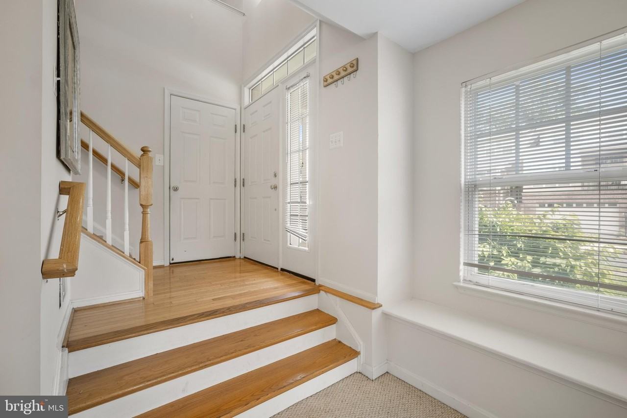 43229 Broxton Ter - Photo 6 of 39