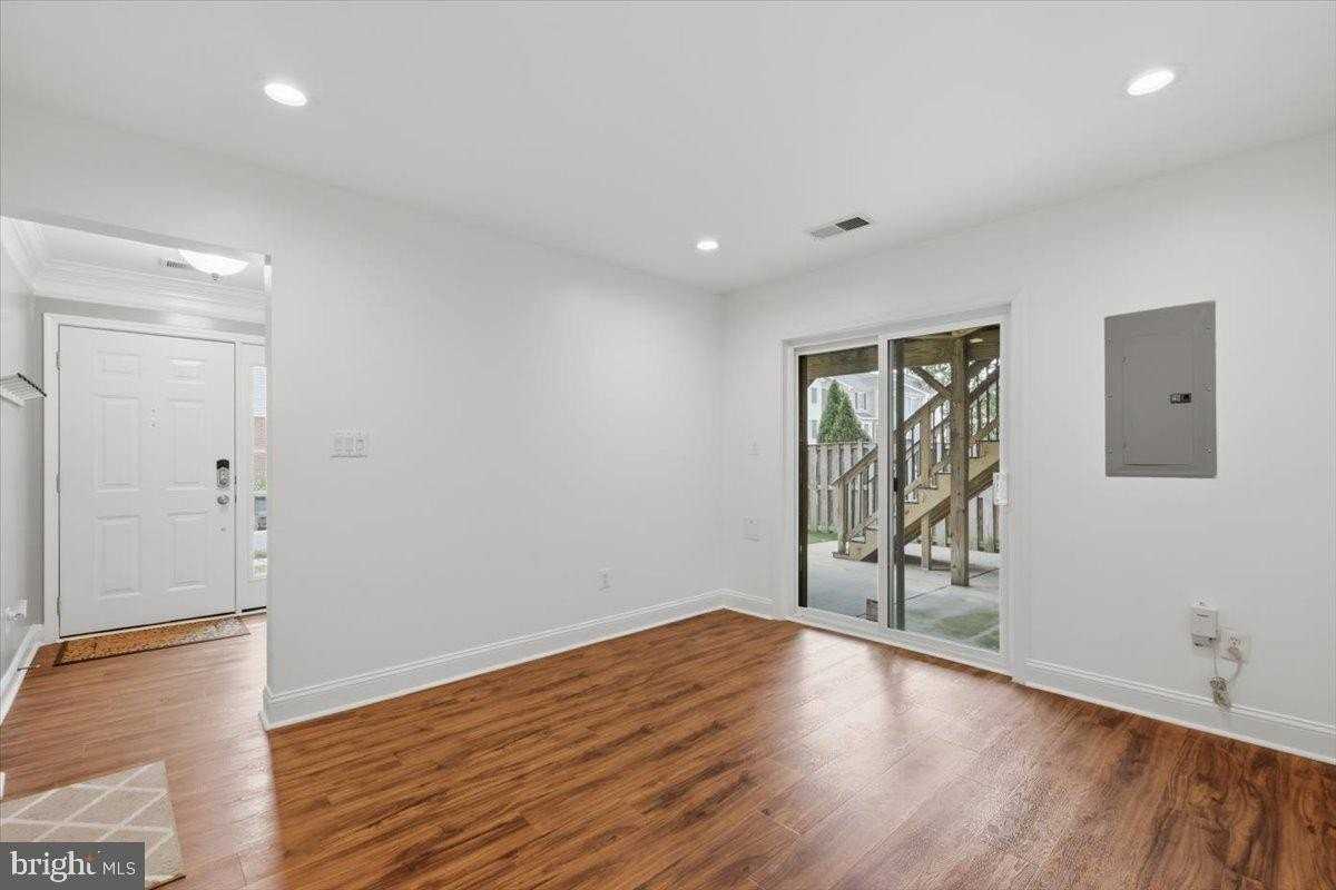 8928 Brewer Creek Pl - Photo 7 of 39