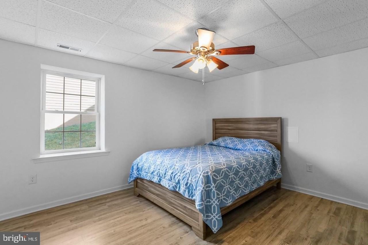 1125 Ewell St - Photo 5 of 15