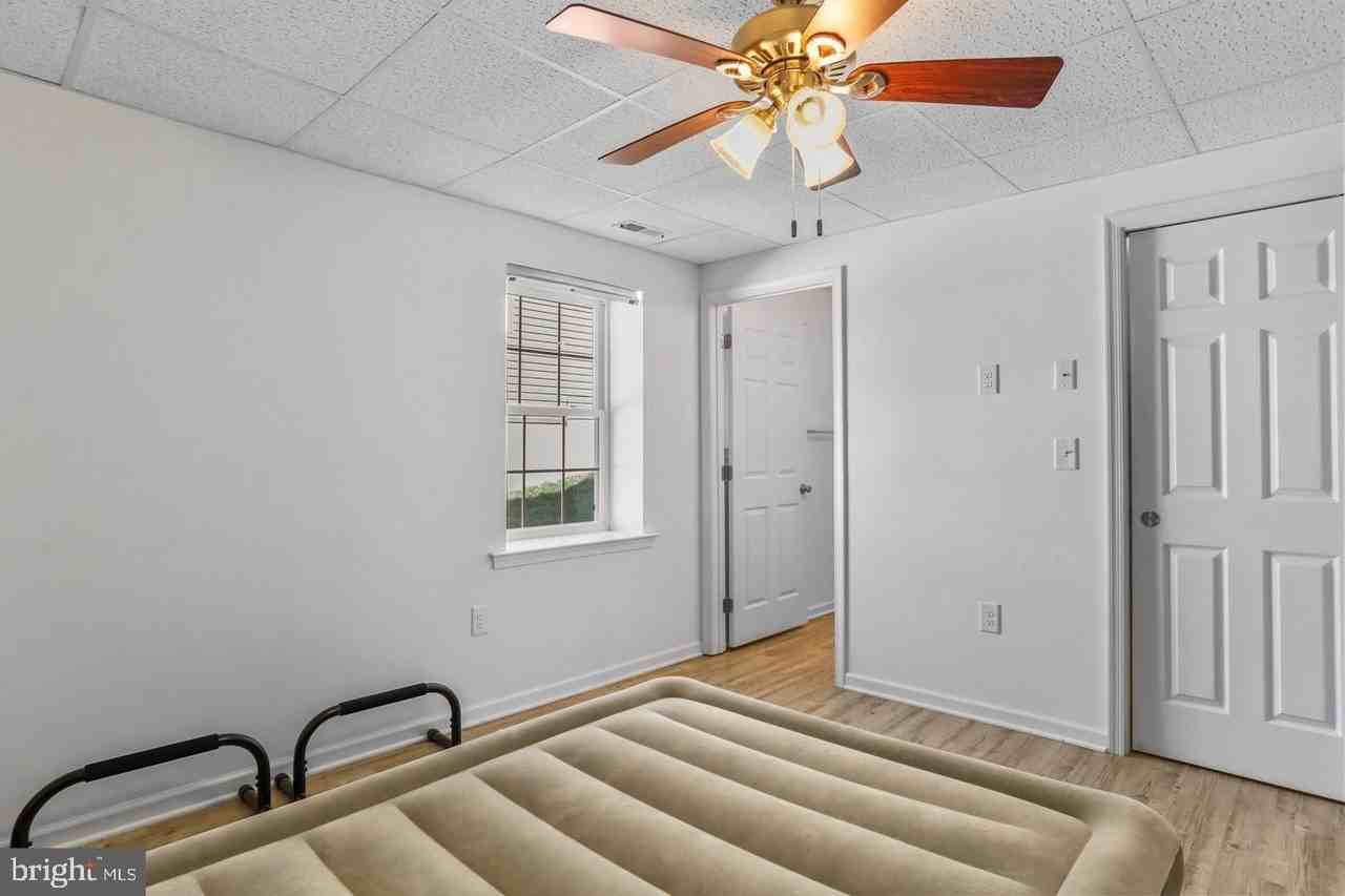 1125 Ewell St - Photo 7 of 15