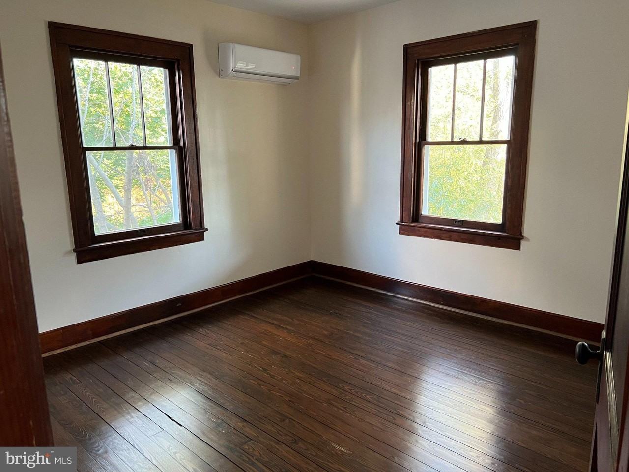 120 E 2nd Ave - Photo 5 of 9