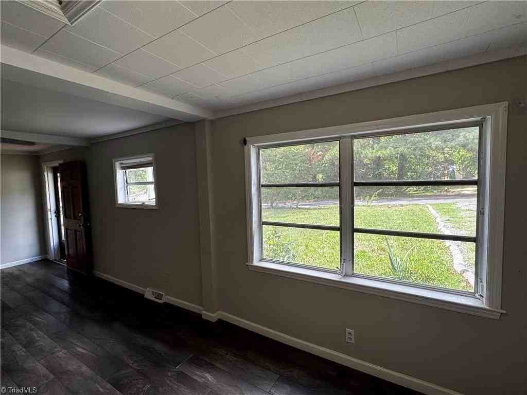 3912 Martin Ave - Photo 3 of 35