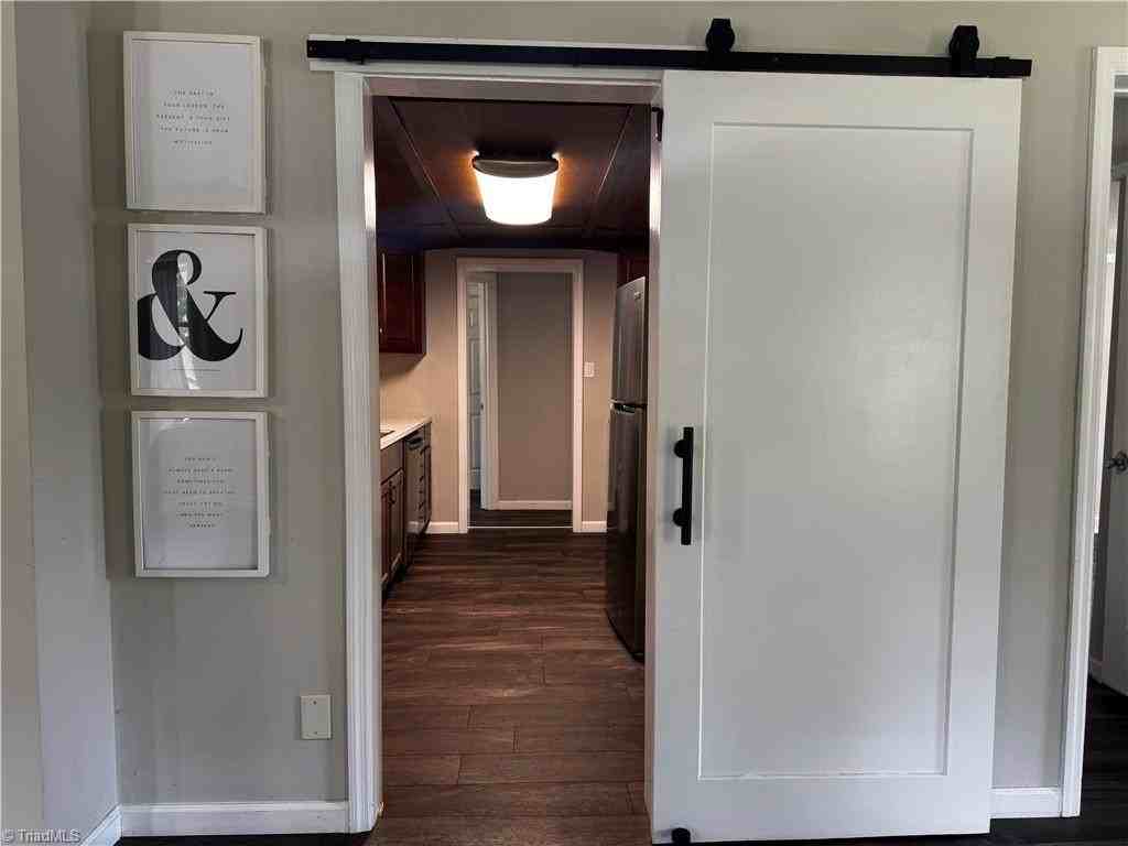 3912 Martin Ave - Photo 6 of 35
