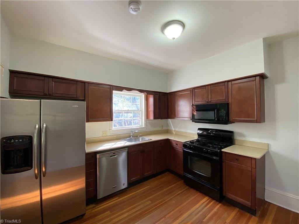 1912 Elizabeth Ave - Photo 6 of 28