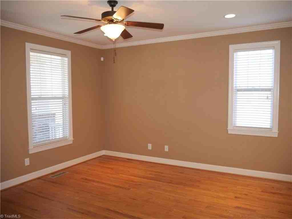 1330 Mint St - Photo 5 of 16